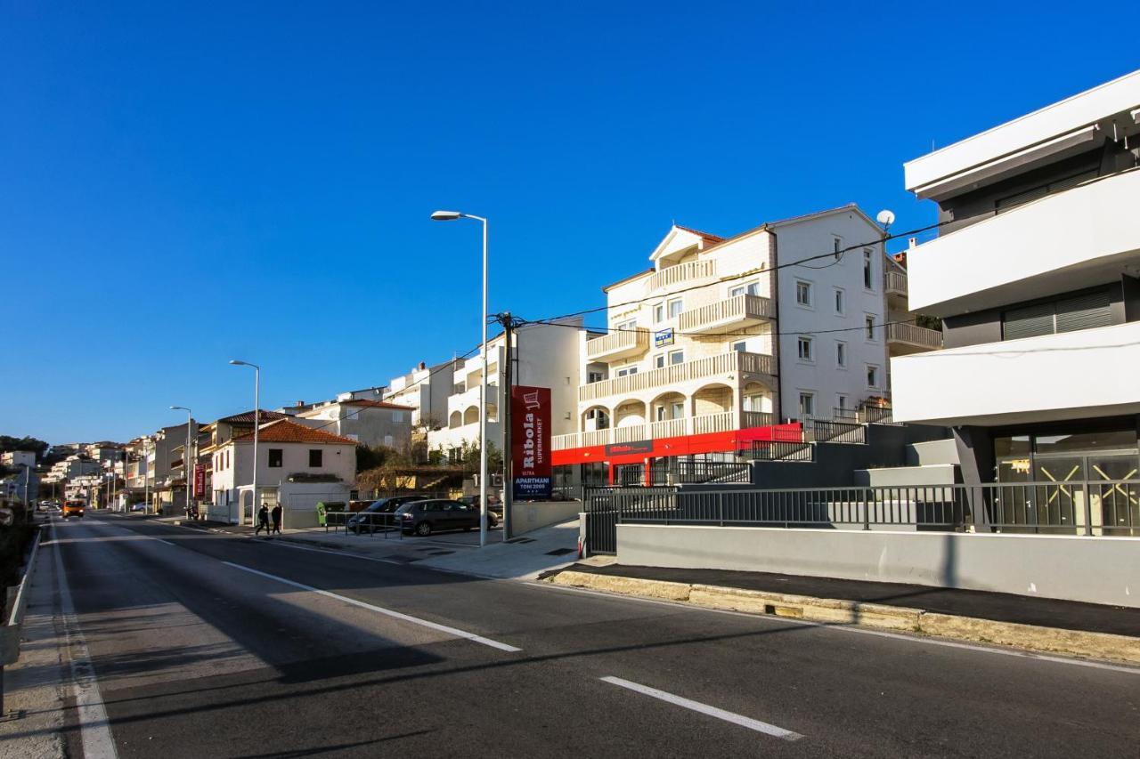 Apartma Toni 2000 *