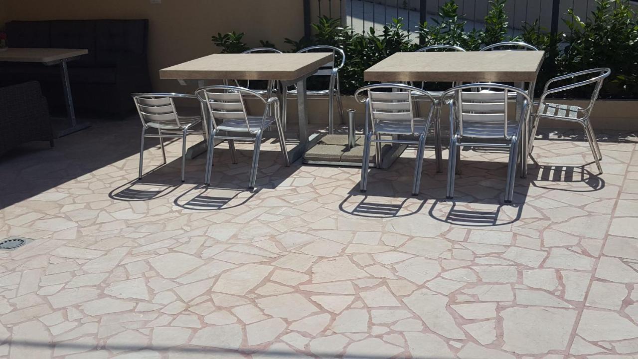Apartma Toni 2000
