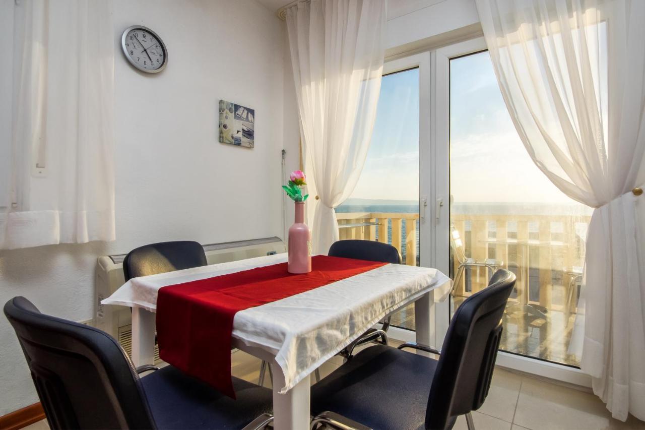 Toni 2000 Apartment