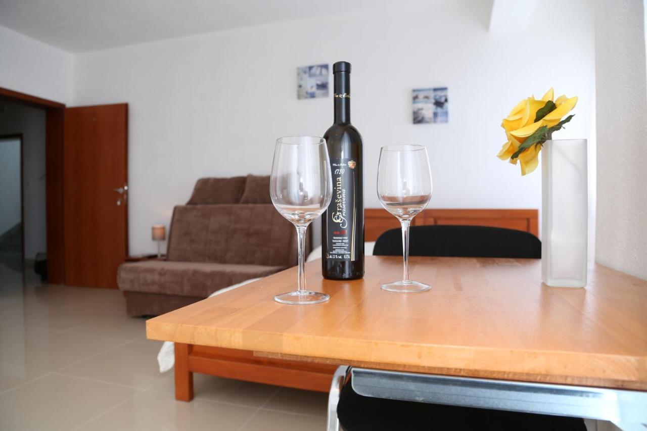 Apartment Toni 2000 Podstrana