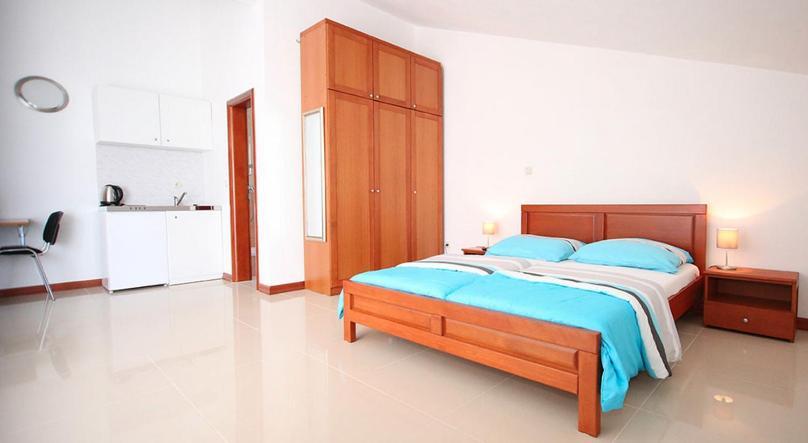 Toni 2000 Apartman *