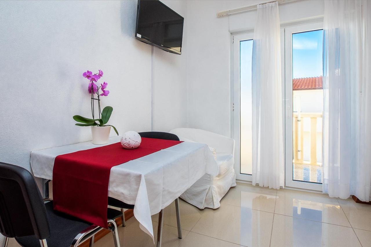 Apartment Toni 2000 Podstrana