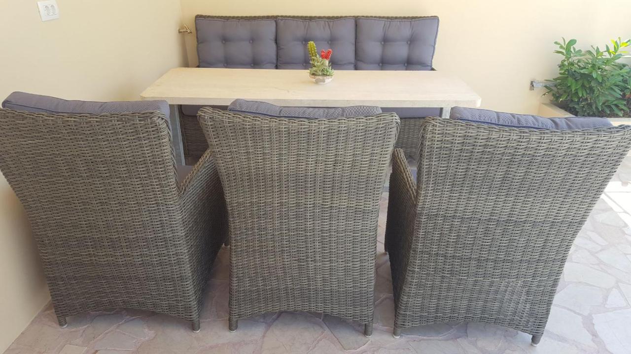Toni 2000 Apartman Podstrana