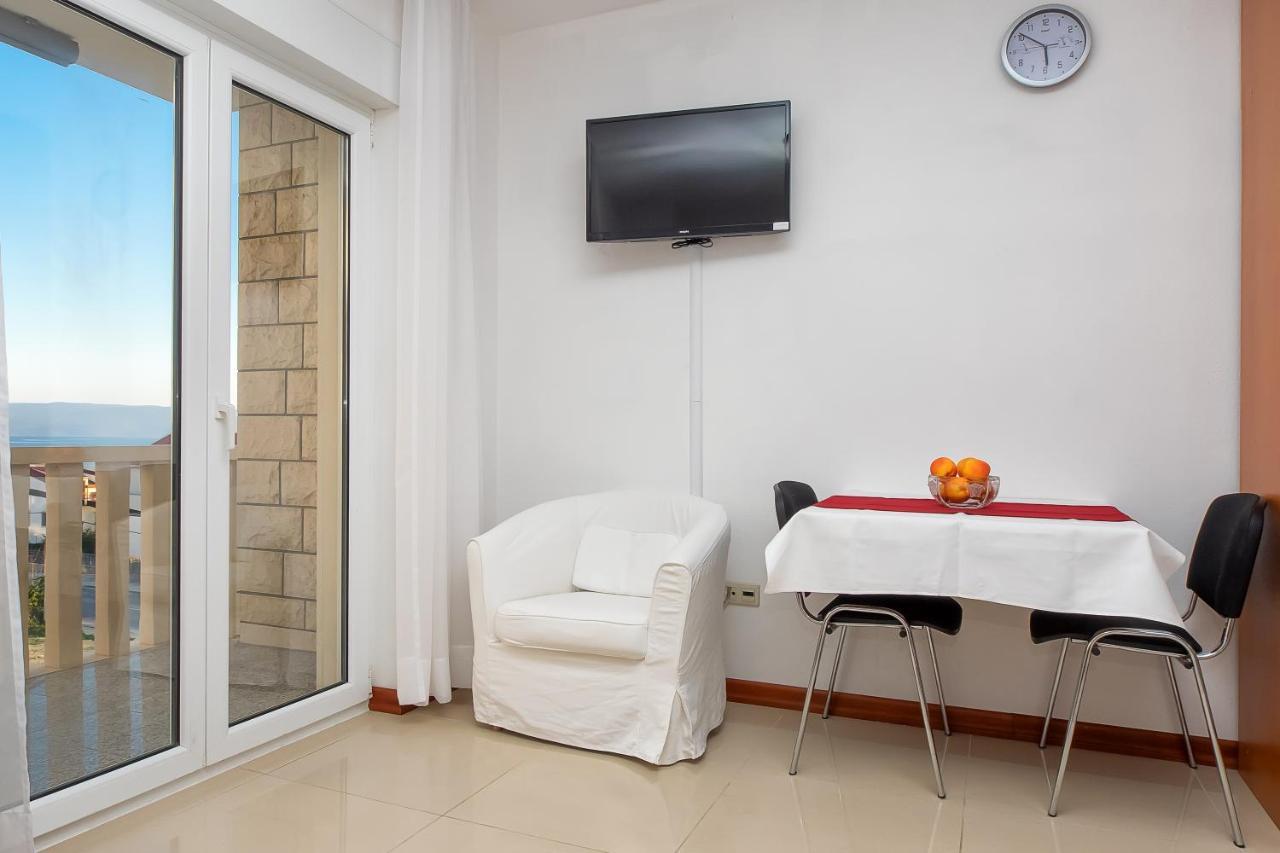 Toni 2000 Apartment *