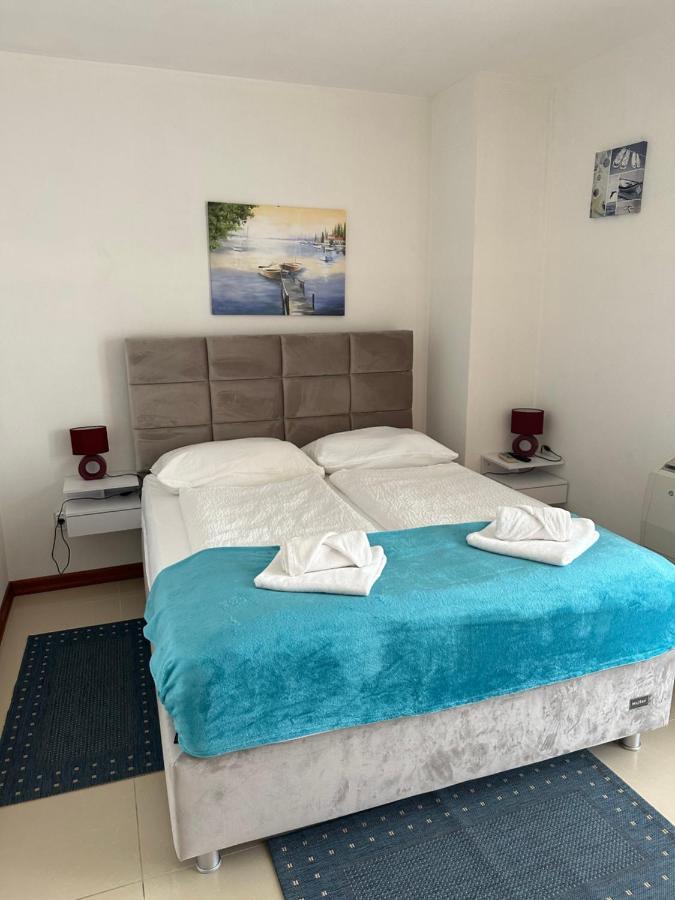 Toni 2000 Apartman *