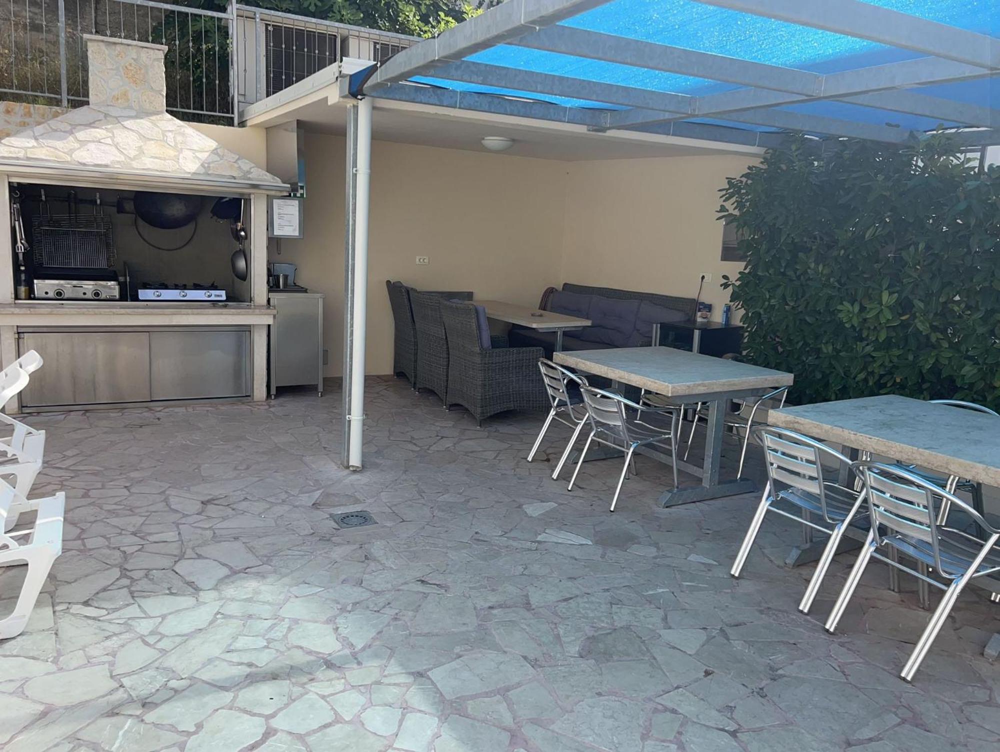 Toni 2000 Apartment Podstrana